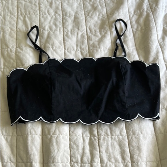 Wayf Black Scalloped Crop Top - Picture 1 of 9